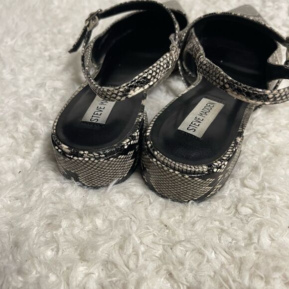 Steve Madden Black & Beige synthetic Snake Print flats sandals SZ9.5 - Picture 5 of 8